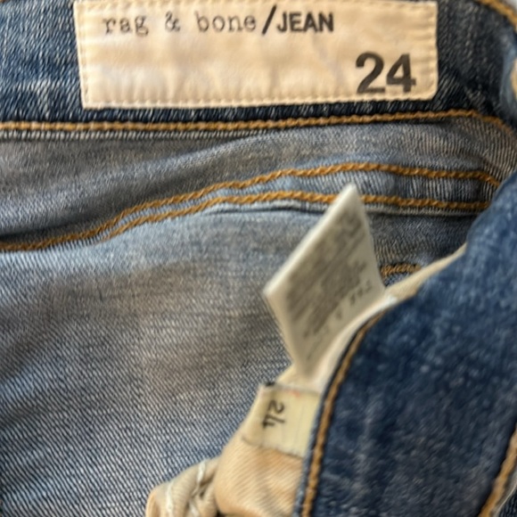 Rag & Bone Mid Rise Capri in Murray (J3) - Picture 5 of 6